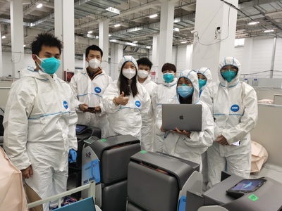 臨港方艙紀(jì)實(shí) 大白小白協(xié)同上陣，數(shù)字戰(zhàn)“疫”科技守“滬”